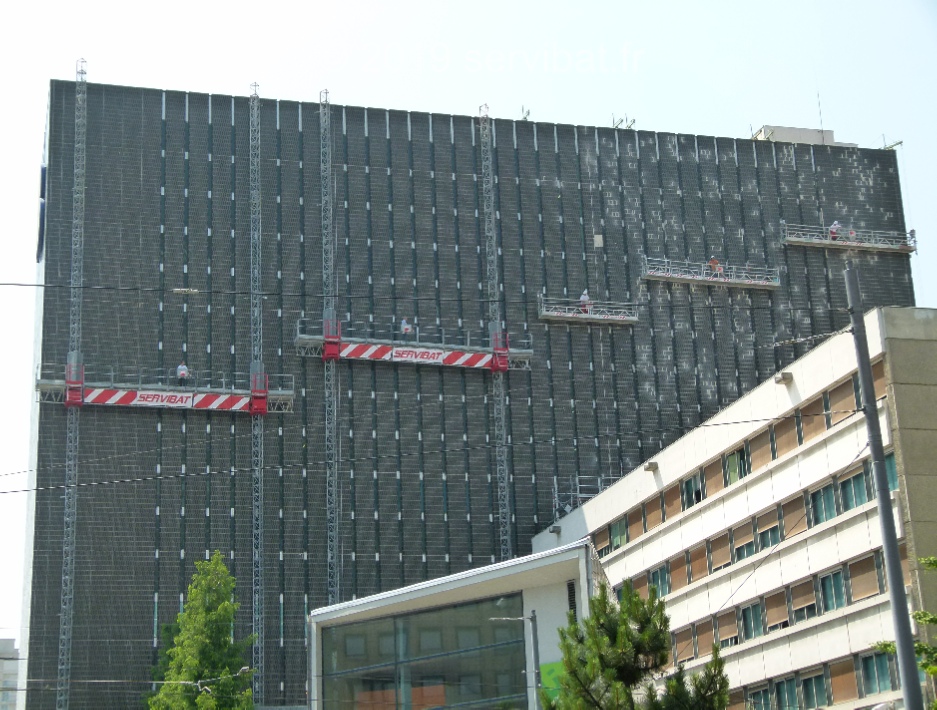 Chantier Bibliothèque de LYON (échafaudage location, montage, vérification) SERVIBAT échafaudage